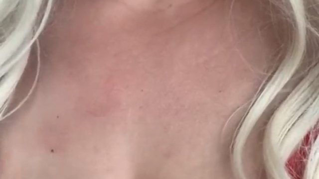 Poppygoldcakes Show Natural Boobs On Cam